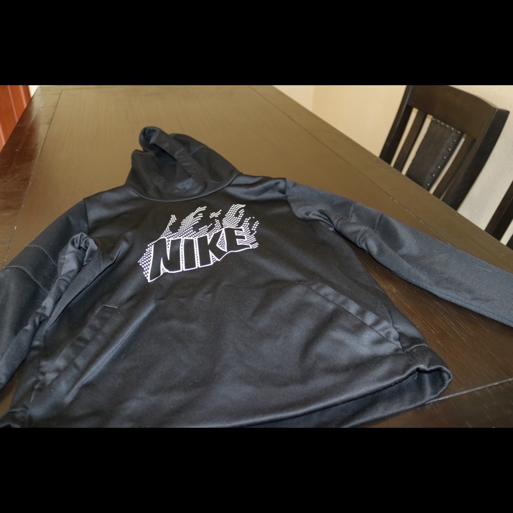 Black Nike pullover hoodie
